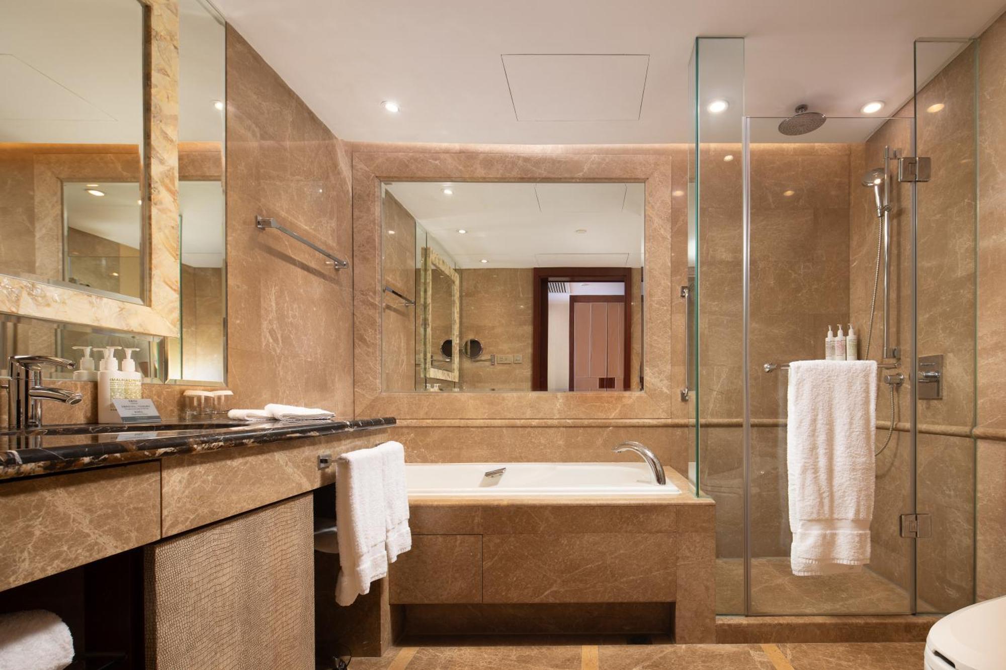 New World Dalian Hotel Zewnętrze zdjęcie